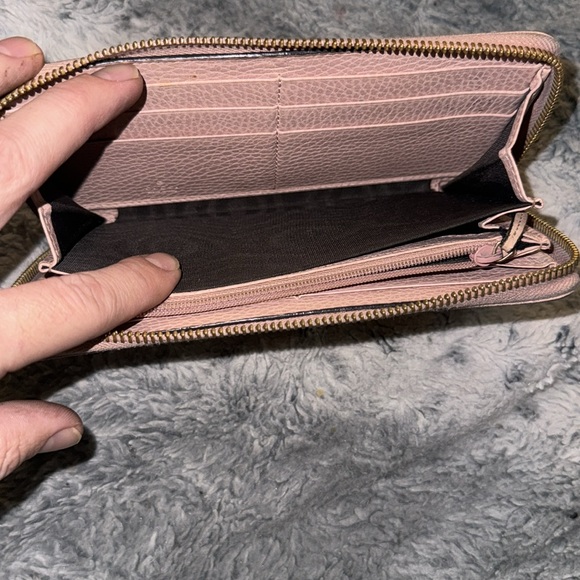 Women’s or Men’s Gucci Light Pink Leather Marmont Long wallet! Preloved but 8/10 - Picture 12 of 13